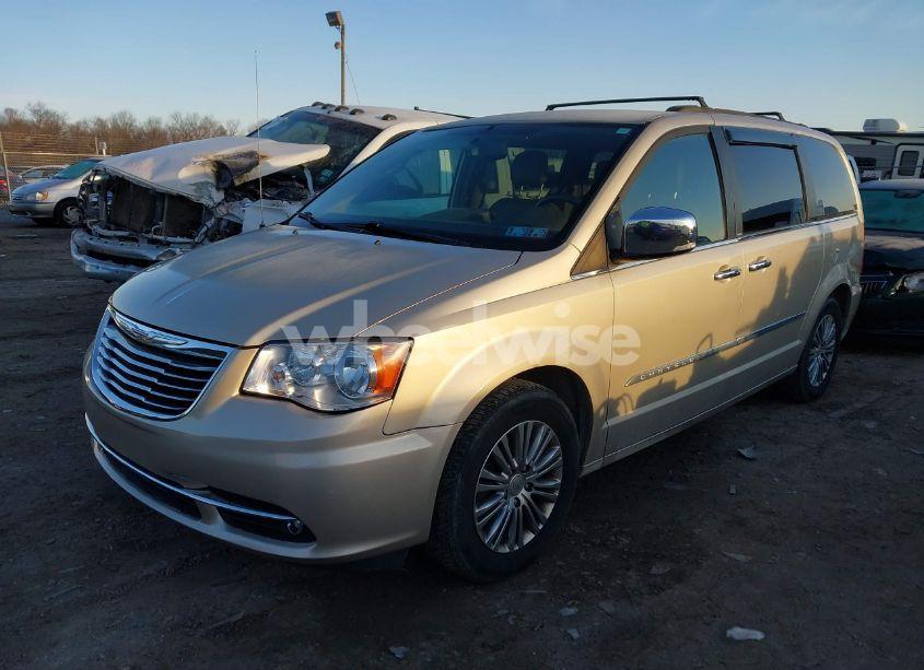 Photo 2 of 2014 Chrysler Town & COUNTRY TOURING-L (VIN 2C4RC1CGXER191906)