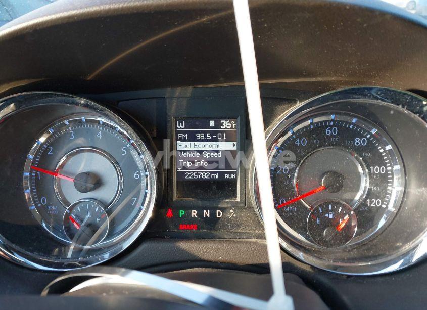 Photo 7 of 2014 Chrysler Town & COUNTRY TOURING-L (VIN 2C4RC1CGXER191906)