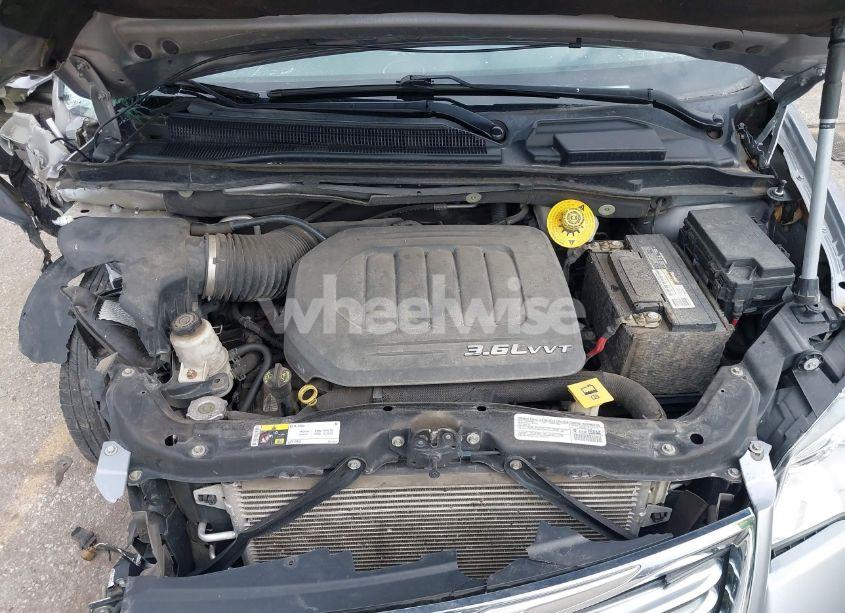 Photo 10 of 2014 Chrysler Town & COUNTRY TOURING-L 30TH ANNIVERSARY (VIN 2C4RC1CGXER195616)