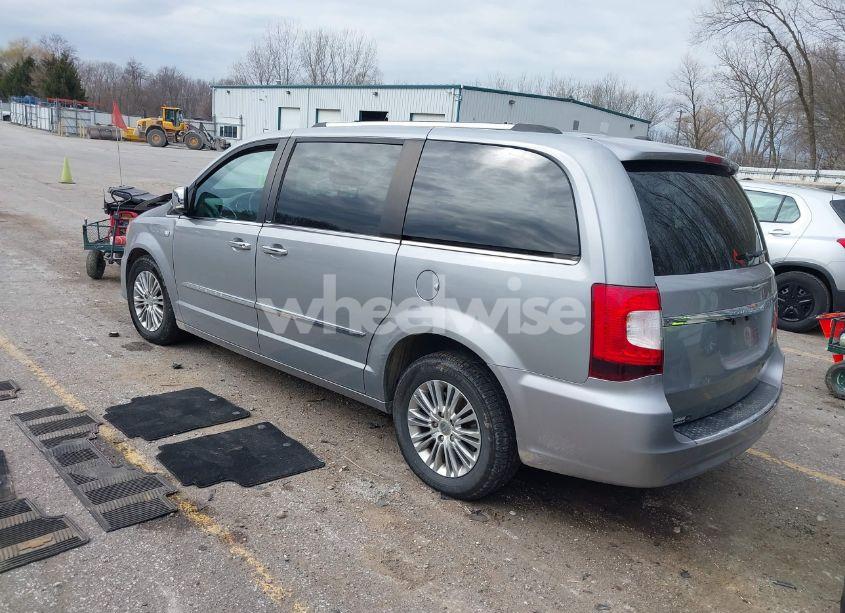 Photo 3 of 2014 Chrysler Town & COUNTRY TOURING-L 30TH ANNIVERSARY (VIN 2C4RC1CGXER195616)