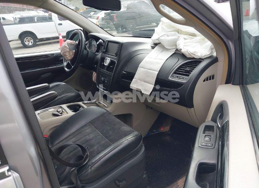 Photo 5 of 2014 Chrysler Town & COUNTRY TOURING-L 30TH ANNIVERSARY (VIN 2C4RC1CGXER195616)