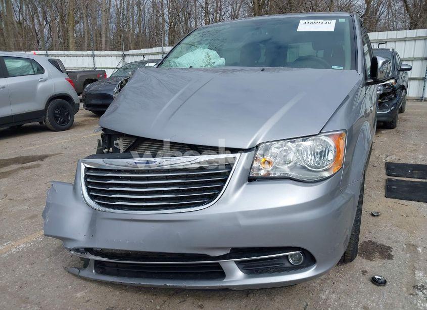 Photo 6 of 2014 Chrysler Town & COUNTRY TOURING-L 30TH ANNIVERSARY (VIN 2C4RC1CGXER195616)