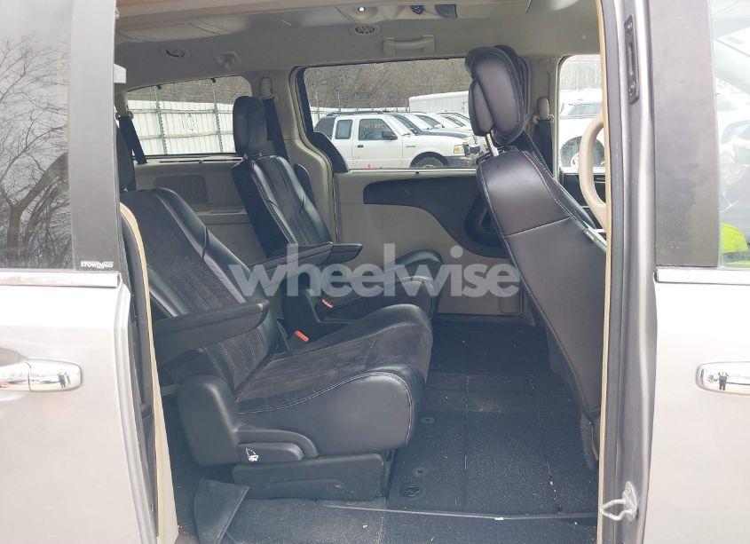 Photo 8 of 2014 Chrysler Town & COUNTRY TOURING-L 30TH ANNIVERSARY (VIN 2C4RC1CGXER195616)