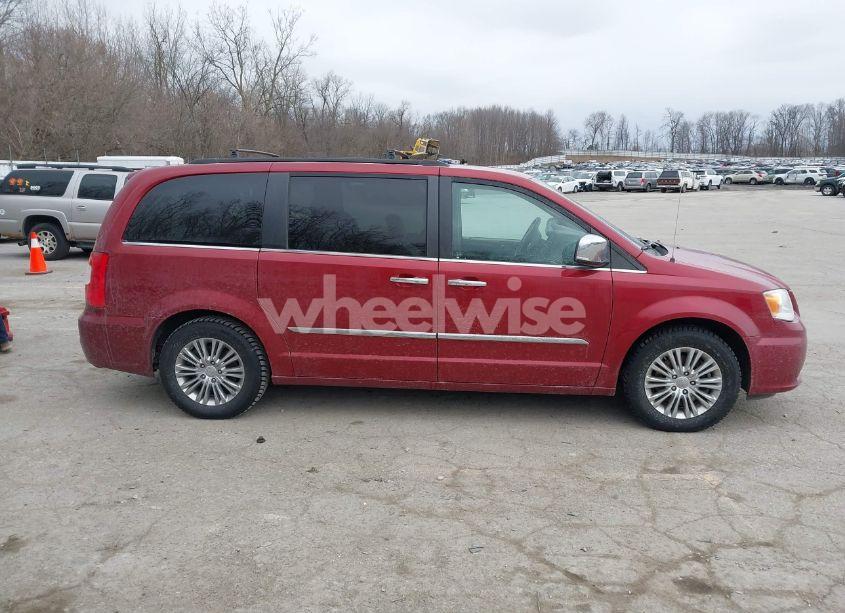 Photo 13 of 2015 Chrysler Town & COUNTRY TOURING-L (VIN 2C4RC1CGXFR526616)
