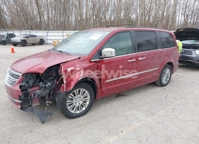 Photo 2 of 2015 Chrysler Town & COUNTRY TOURING-L (VIN 2C4RC1CGXFR526616)