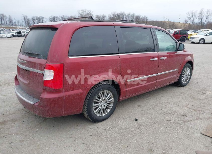 Photo 4 of 2015 Chrysler Town & COUNTRY TOURING-L (VIN 2C4RC1CGXFR526616)