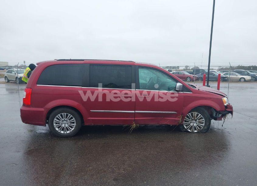 Photo 14 of 2015 Chrysler Town & COUNTRY TOURING-L (VIN 2C4RC1CGXFR674944)