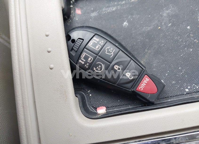 Photo 11 of 2015 Chrysler Town & COUNTRY TOURING-L (VIN 2C4RC1CGXFR731384)