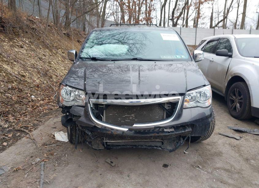 Photo 13 of 2015 Chrysler Town & COUNTRY TOURING-L (VIN 2C4RC1CGXFR731384)