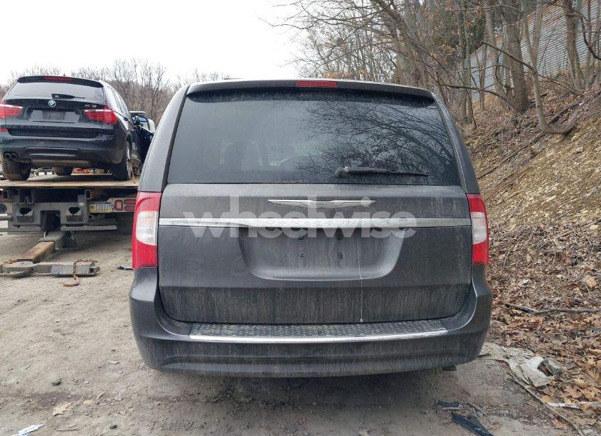 Photo 17 of 2015 Chrysler Town & COUNTRY TOURING-L (VIN 2C4RC1CGXFR731384)