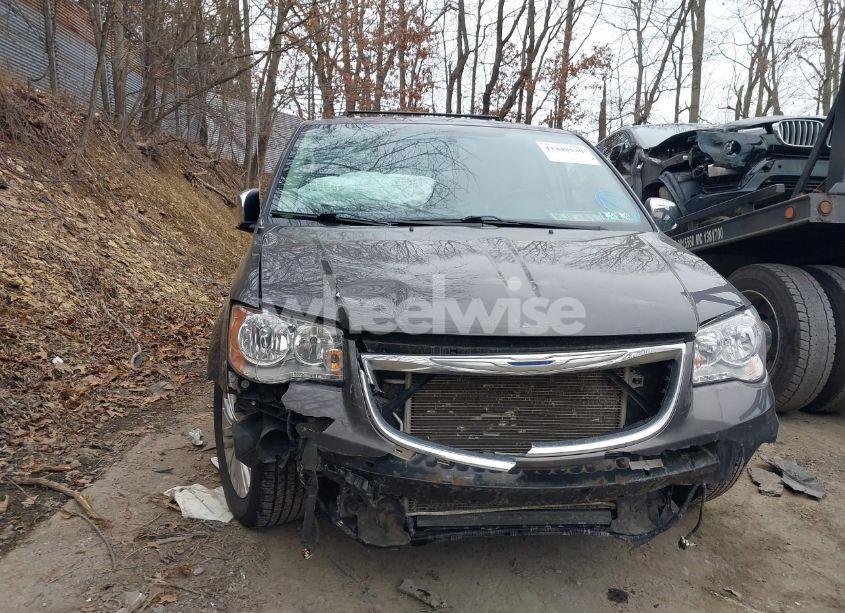 Photo 6 of 2015 Chrysler Town & COUNTRY TOURING-L (VIN 2C4RC1CGXFR731384)