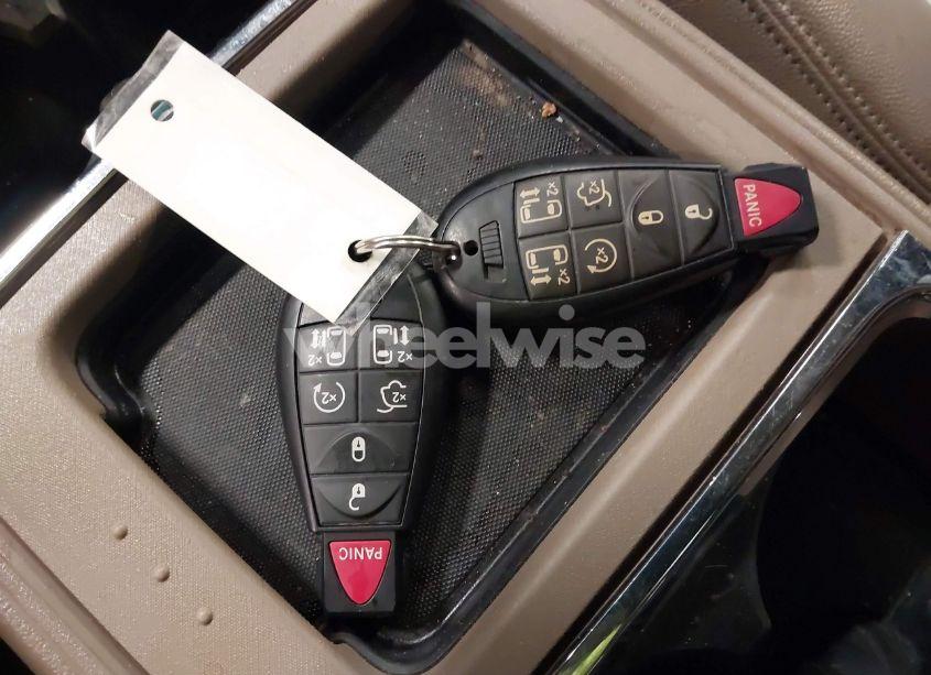 Photo 11 of 2015 Chrysler Town & COUNTRY TOURING-L (VIN 2C4RC1CGXFR754602)