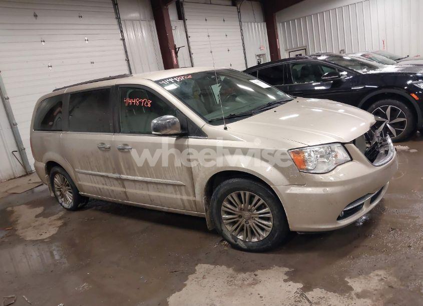 Photo 13 of 2015 Chrysler Town & COUNTRY TOURING-L (VIN 2C4RC1CGXFR754602)