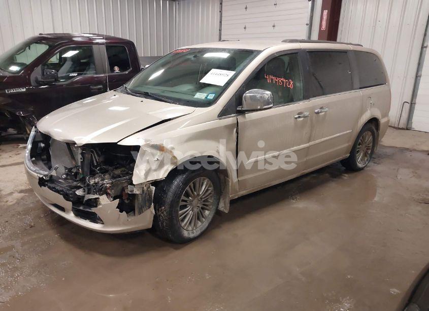 Photo 2 of 2015 Chrysler Town & COUNTRY TOURING-L (VIN 2C4RC1CGXFR754602)