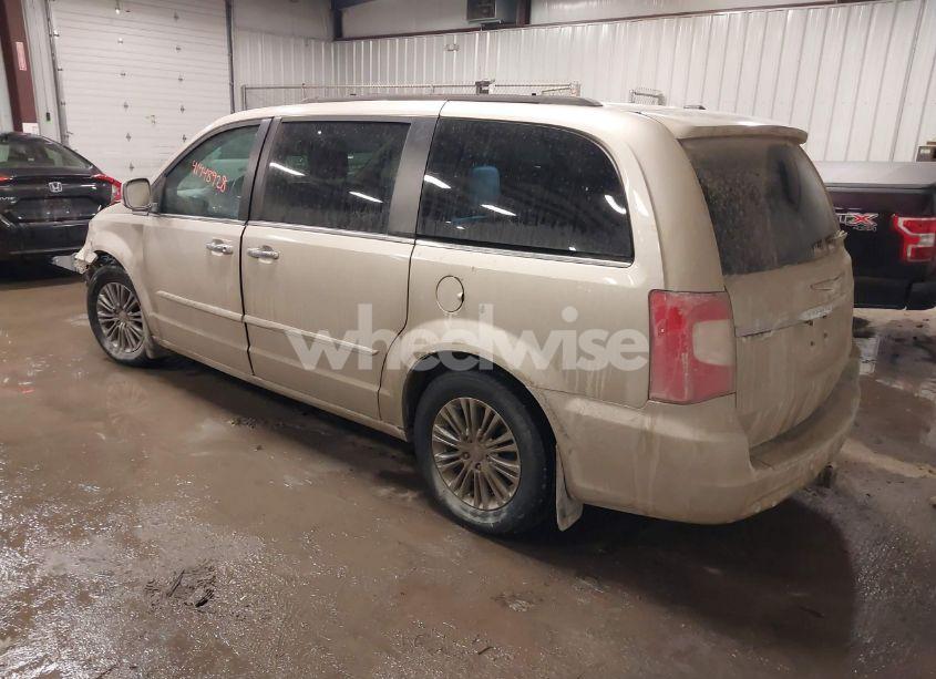 Photo 3 of 2015 Chrysler Town & COUNTRY TOURING-L (VIN 2C4RC1CGXFR754602)