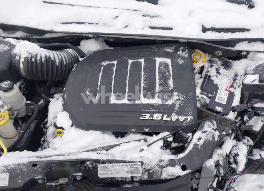 Photo 10 of 2016 Chrysler Town & COUNTRY TOURING-L ANNIVERSARY EDITION (VIN 2C4RC1CGXGR166538)