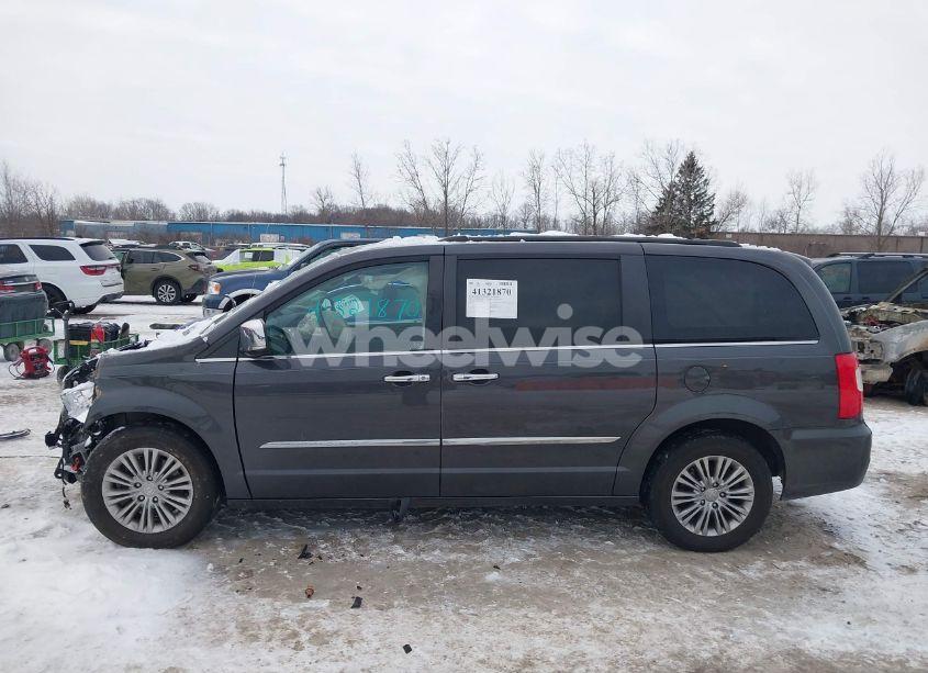 Photo 14 of 2016 Chrysler Town & COUNTRY TOURING-L ANNIVERSARY EDITION (VIN 2C4RC1CGXGR166538)