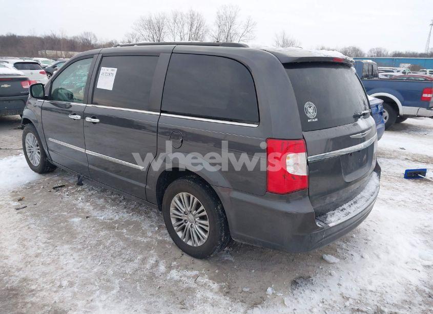 Photo 3 of 2016 Chrysler Town & COUNTRY TOURING-L ANNIVERSARY EDITION (VIN 2C4RC1CGXGR166538)