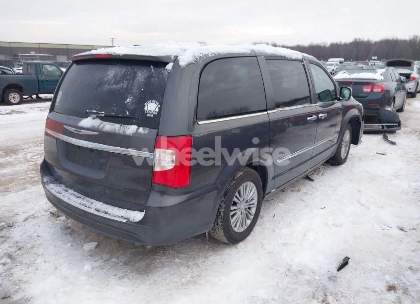 Photo 4 of 2016 Chrysler Town & COUNTRY TOURING-L ANNIVERSARY EDITION (VIN 2C4RC1CGXGR166538)