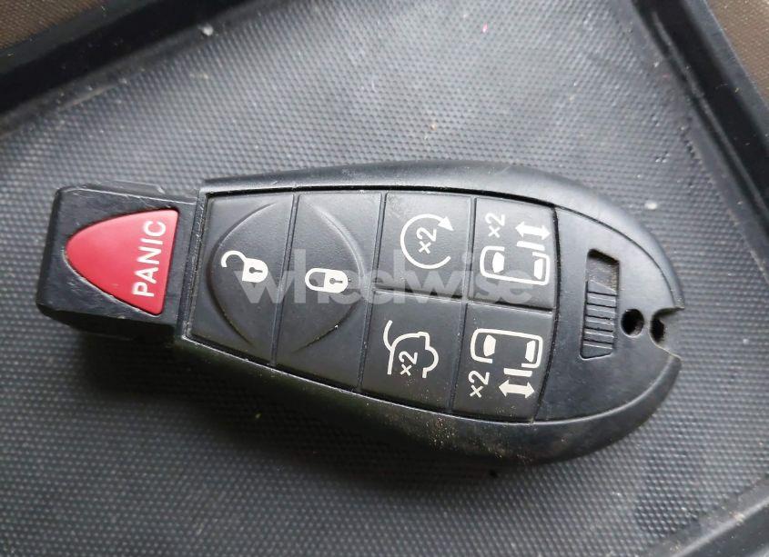 Photo 11 of 2016 Chrysler Town & COUNTRY TOURING-L ANNIVERSARY EDITION (VIN 2C4RC1CGXGR302974)