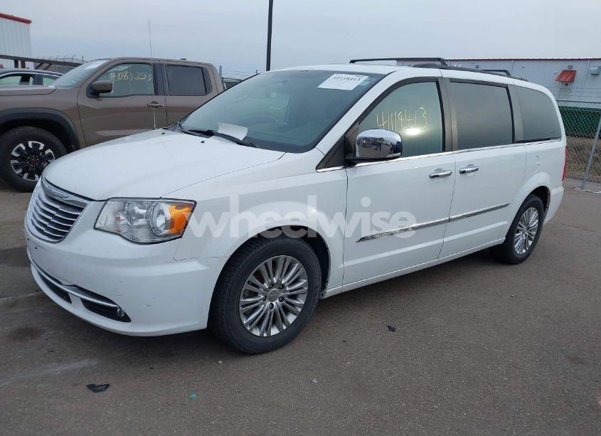 Photo 2 of 2016 Chrysler Town & COUNTRY TOURING-L ANNIVERSARY EDITION (VIN 2C4RC1CGXGR302974)