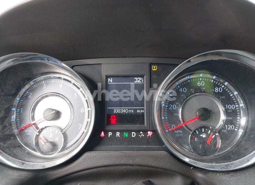 Photo 7 of 2016 Chrysler Town & COUNTRY TOURING-L ANNIVERSARY EDITION (VIN 2C4RC1CGXGR302974)