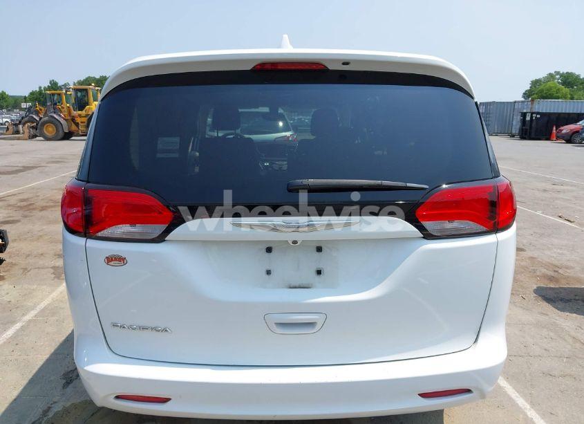 Photo 16 of 2017 Chrysler Pacifica TOURING (VIN 2C4RC1DG0HR531597)