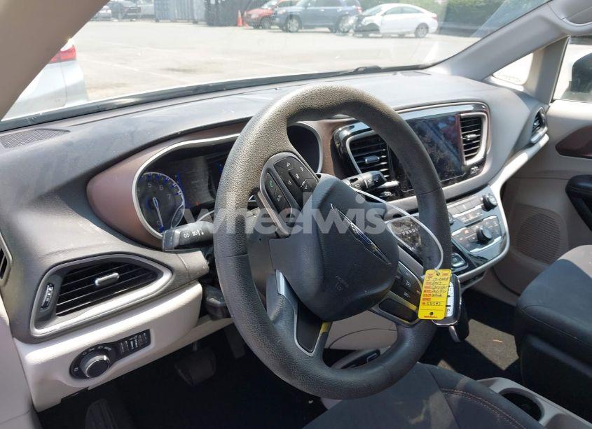 Photo 17 of 2017 Chrysler Pacifica TOURING (VIN 2C4RC1DG0HR531597)