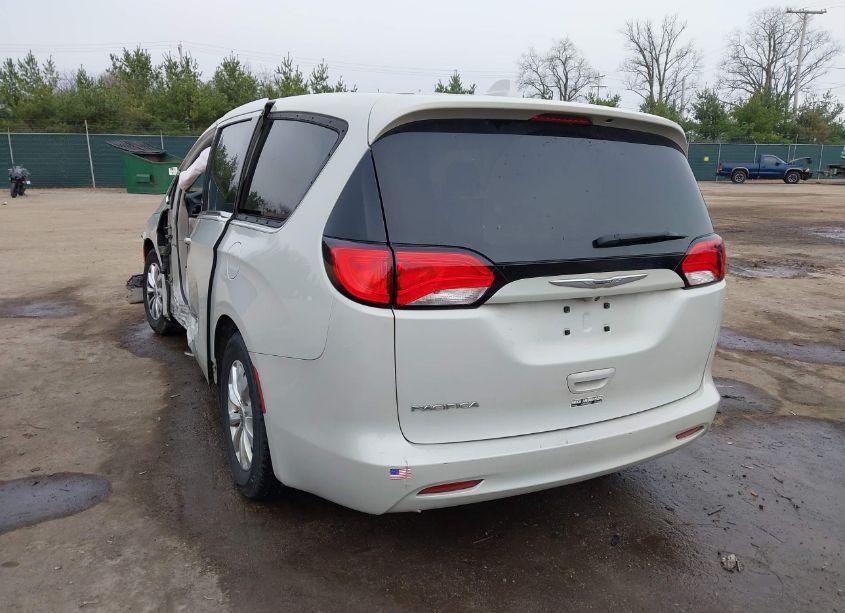 Photo 3 of 2017 Chrysler Pacifica TOURING (VIN 2C4RC1DG0HR552546)