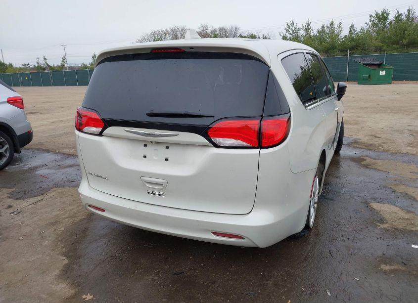 Photo 4 of 2017 Chrysler Pacifica TOURING (VIN 2C4RC1DG0HR552546)