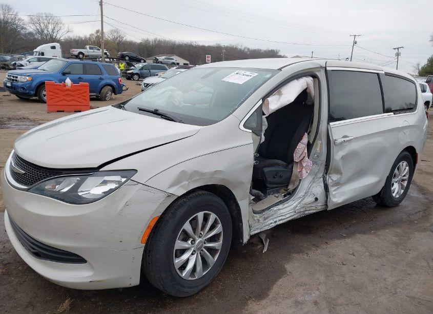 Photo 6 of 2017 Chrysler Pacifica TOURING (VIN 2C4RC1DG0HR552546)