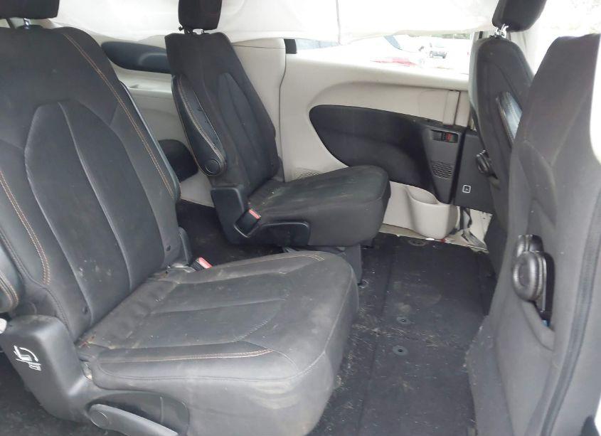 Photo 8 of 2017 Chrysler Pacifica TOURING (VIN 2C4RC1DG0HR552546)