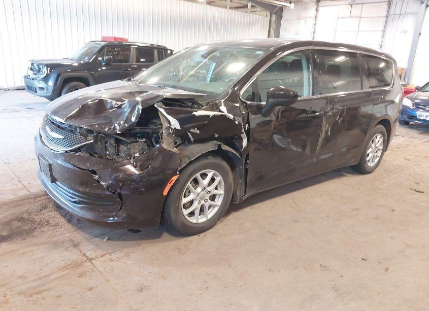 Photo 2 of 2017 Chrysler Pacifica TOURING (VIN 2C4RC1DG0HR571534)