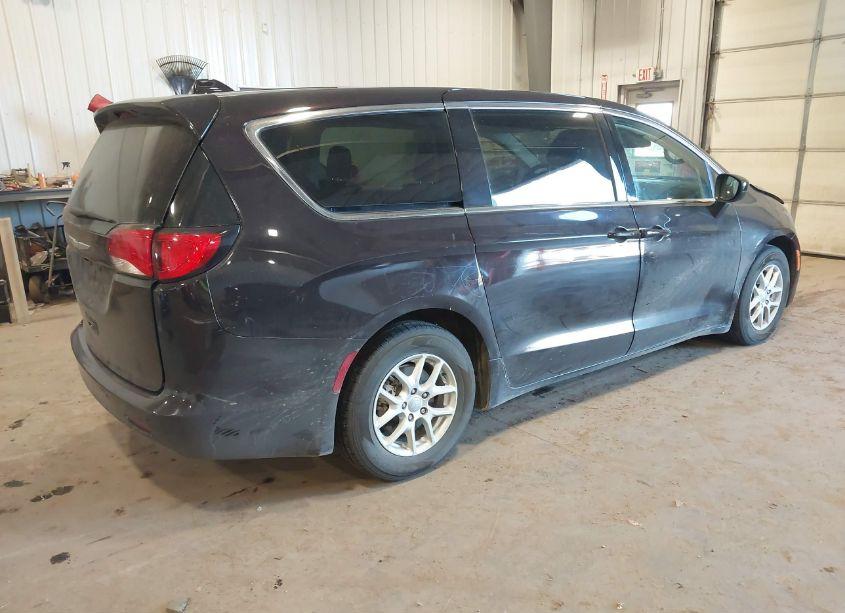 Photo 4 of 2017 Chrysler Pacifica TOURING (VIN 2C4RC1DG0HR571534)