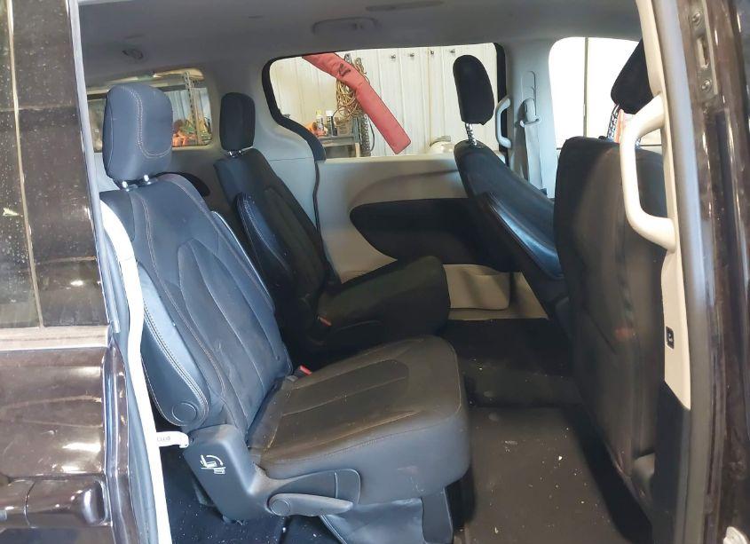 Photo 8 of 2017 Chrysler Pacifica TOURING (VIN 2C4RC1DG0HR571534)