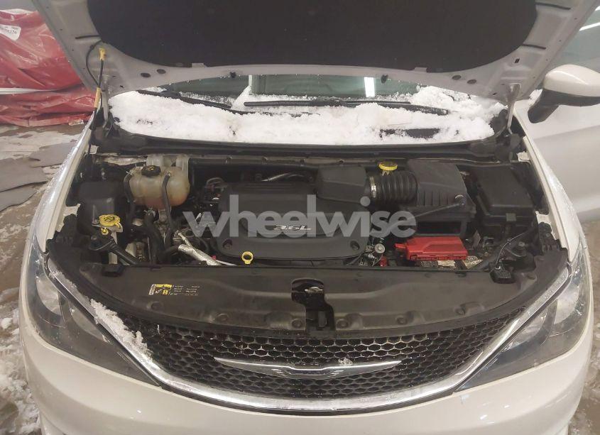 Photo 10 of 2017 Chrysler Pacifica TOURING (VIN 2C4RC1DG0HR695092)