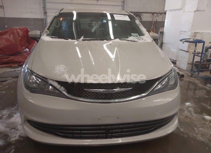 Photo 12 of 2017 Chrysler Pacifica TOURING (VIN 2C4RC1DG0HR695092)