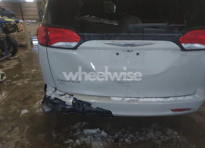 Photo 17 of 2017 Chrysler Pacifica TOURING (VIN 2C4RC1DG0HR695092)