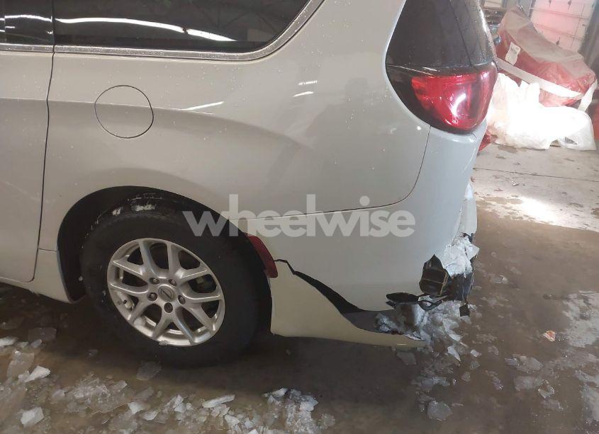 Photo 18 of 2017 Chrysler Pacifica TOURING (VIN 2C4RC1DG0HR695092)