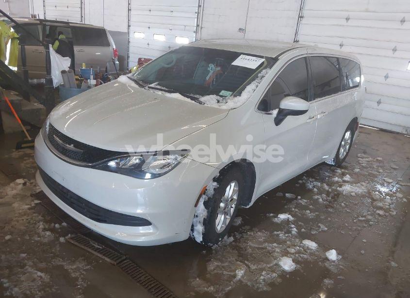 Photo 2 of 2017 Chrysler Pacifica TOURING (VIN 2C4RC1DG0HR695092)