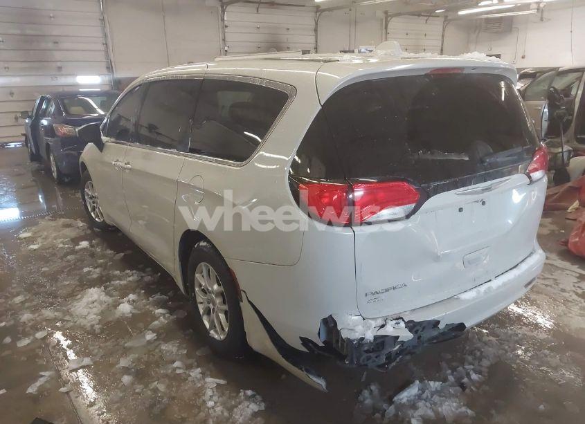 Photo 3 of 2017 Chrysler Pacifica TOURING (VIN 2C4RC1DG0HR695092)