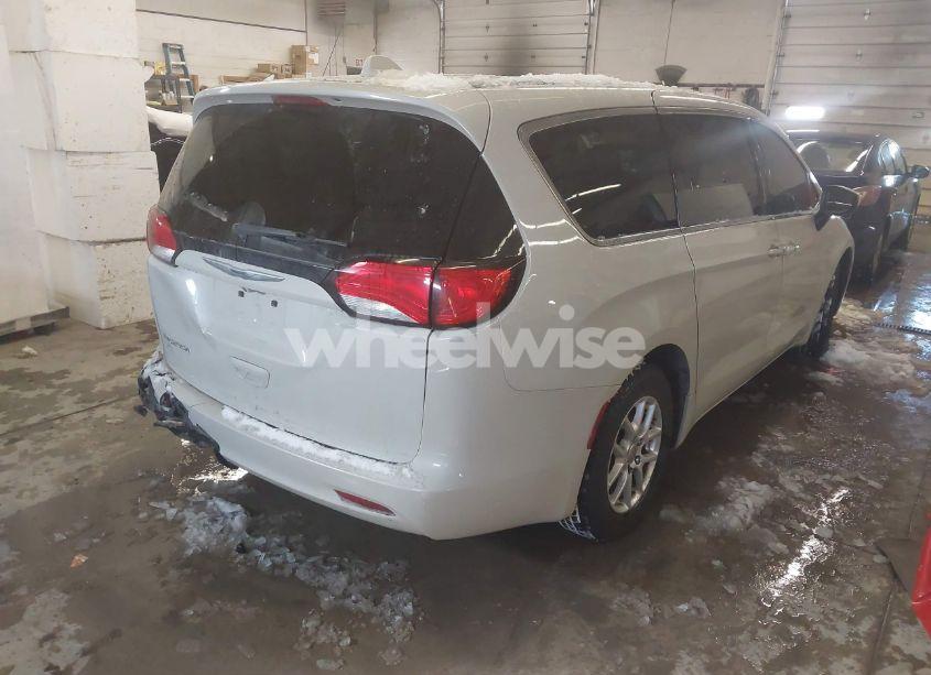 Photo 4 of 2017 Chrysler Pacifica TOURING (VIN 2C4RC1DG0HR695092)
