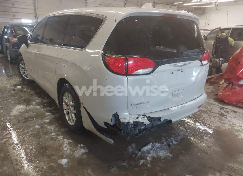 Photo 6 of 2017 Chrysler Pacifica TOURING (VIN 2C4RC1DG0HR695092)