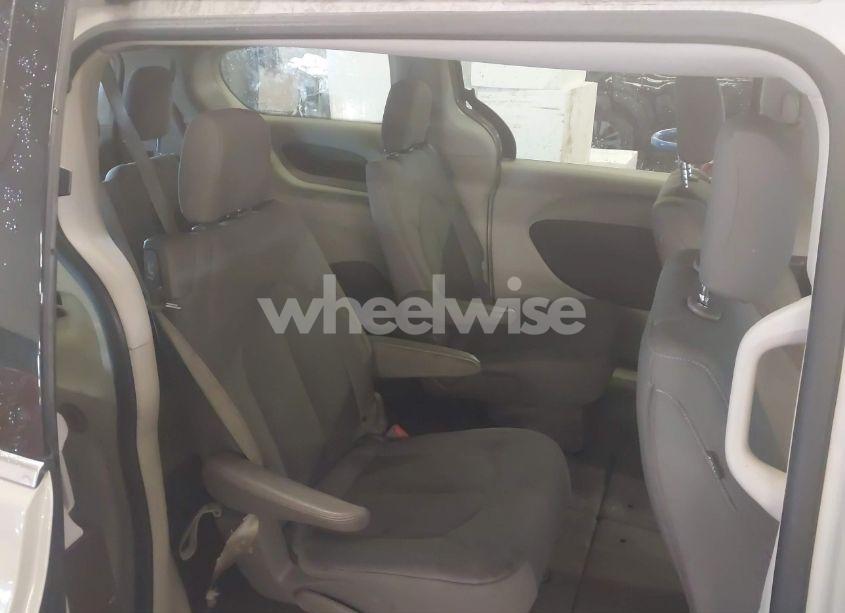 Photo 8 of 2017 Chrysler Pacifica TOURING (VIN 2C4RC1DG0HR695092)