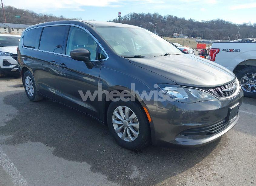 2017 Chrysler Pacifica TOURING (VIN 2C4RC1DG1HR521631) main photo