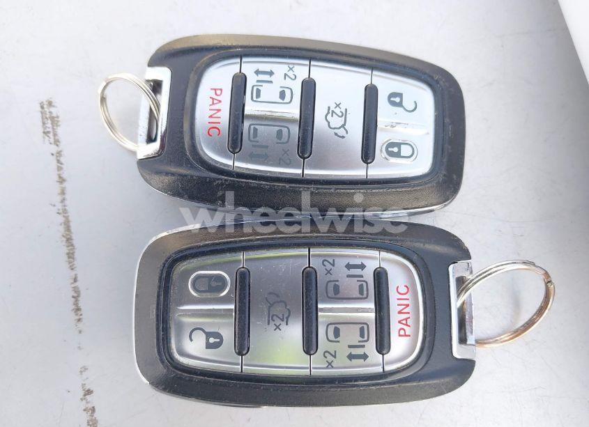 Photo 11 of 2017 Chrysler Pacifica TOURING (VIN 2C4RC1DG1HR521631)