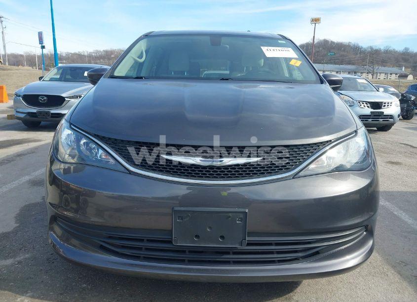 Photo 13 of 2017 Chrysler Pacifica TOURING (VIN 2C4RC1DG1HR521631)