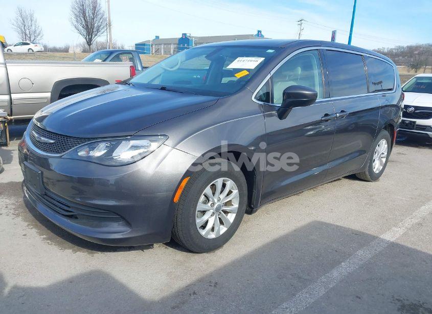 Photo 2 of 2017 Chrysler Pacifica TOURING (VIN 2C4RC1DG1HR521631)
