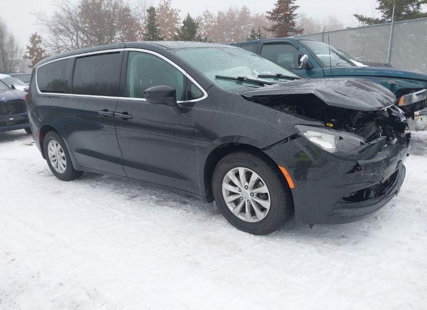 2017 Chrysler Pacifica TOURING (VIN 2C4RC1DG1HR730013) main photo