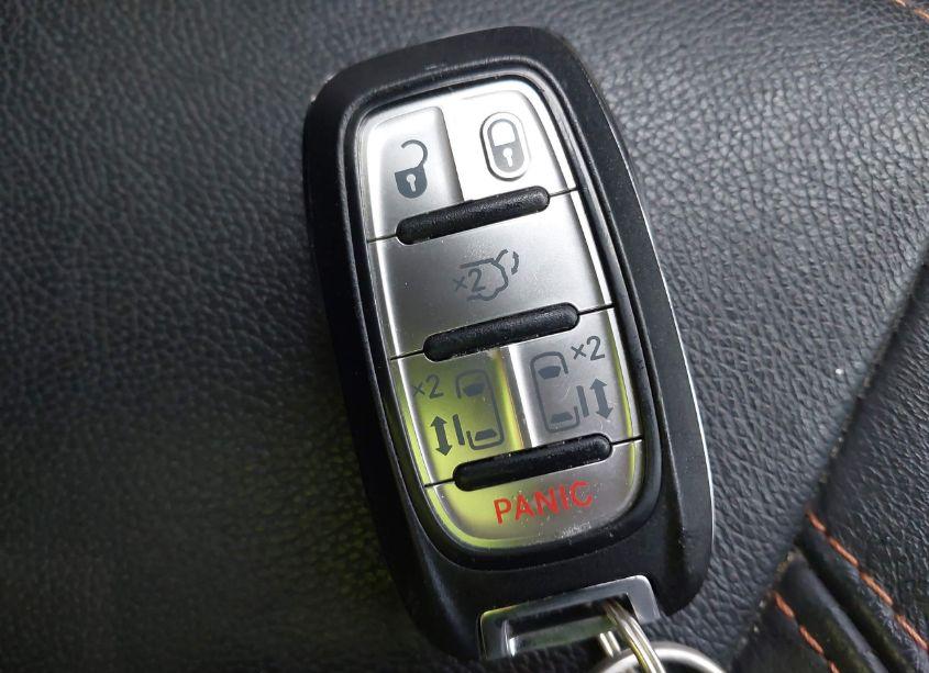 Photo 11 of 2017 Chrysler Pacifica TOURING (VIN 2C4RC1DG1HR730013)